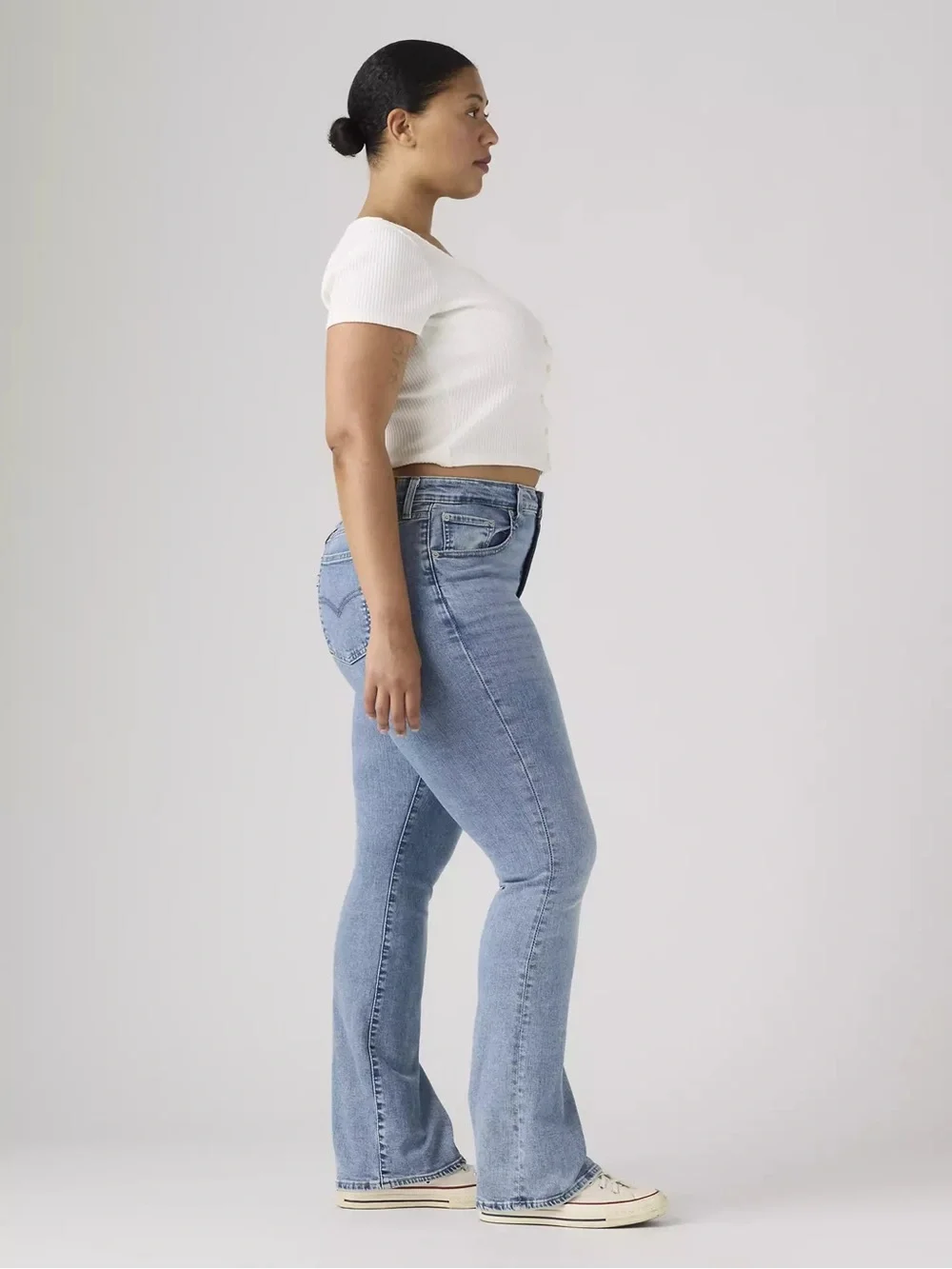 Levi’s 725 boot cut jean in original light blue wash. Size: 29/34 - Picture 3 of 10
